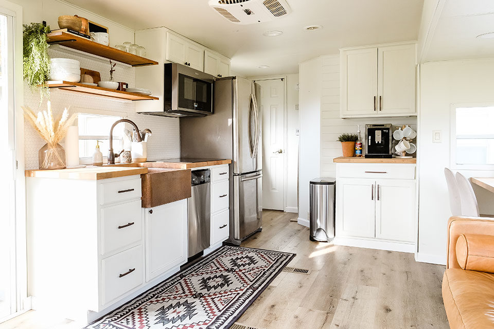 Tribal patterned rug in white and brown small kitchen