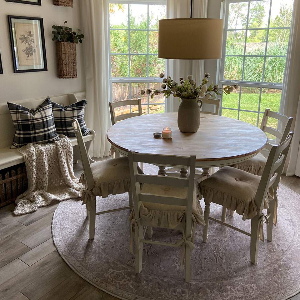 Don Ts When Styling Your Round Rug, What Rug To Put Under Round Dining Table