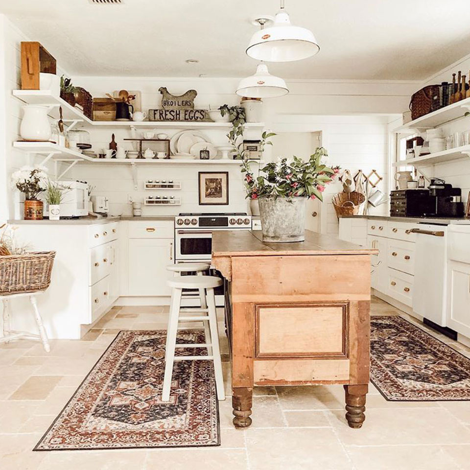 The Right Rug Size For Your Kitchen, Rug In Kitchen With Hardwood Floor