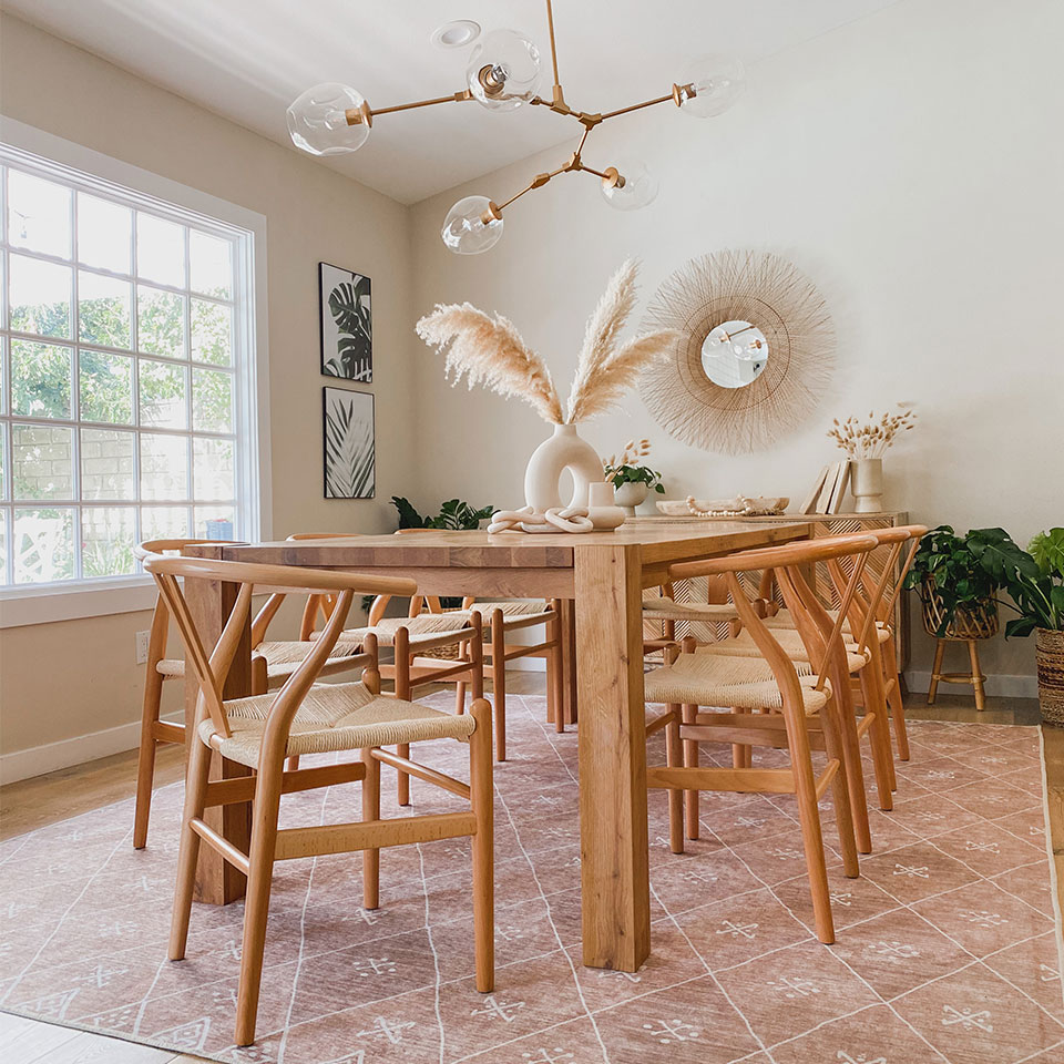 The Right Rug Size For Your Dining Room, What Size Rug Should Go Under A Dining Table