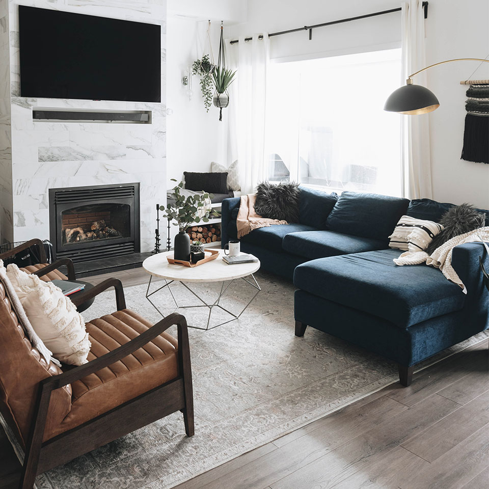 Rug Pairing Guide What Color Of, What Colour Rug Goes With Dark Blue Sofa