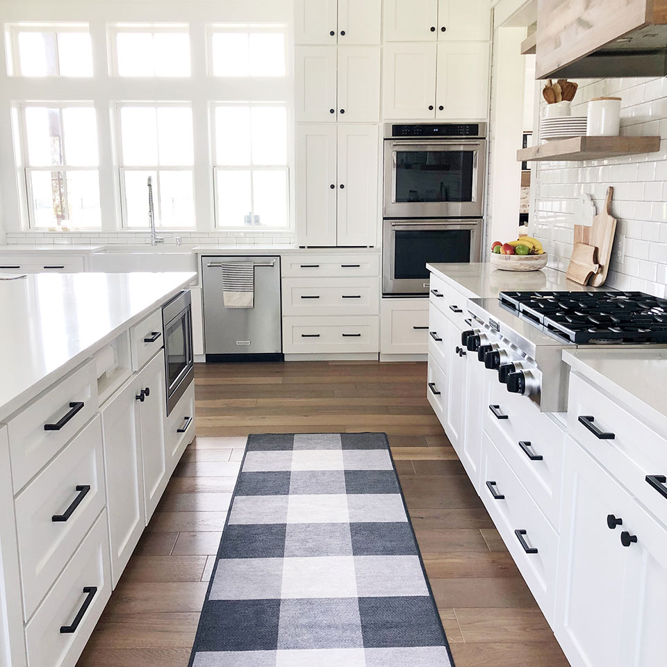 black and white plaid modern rug in kitchen