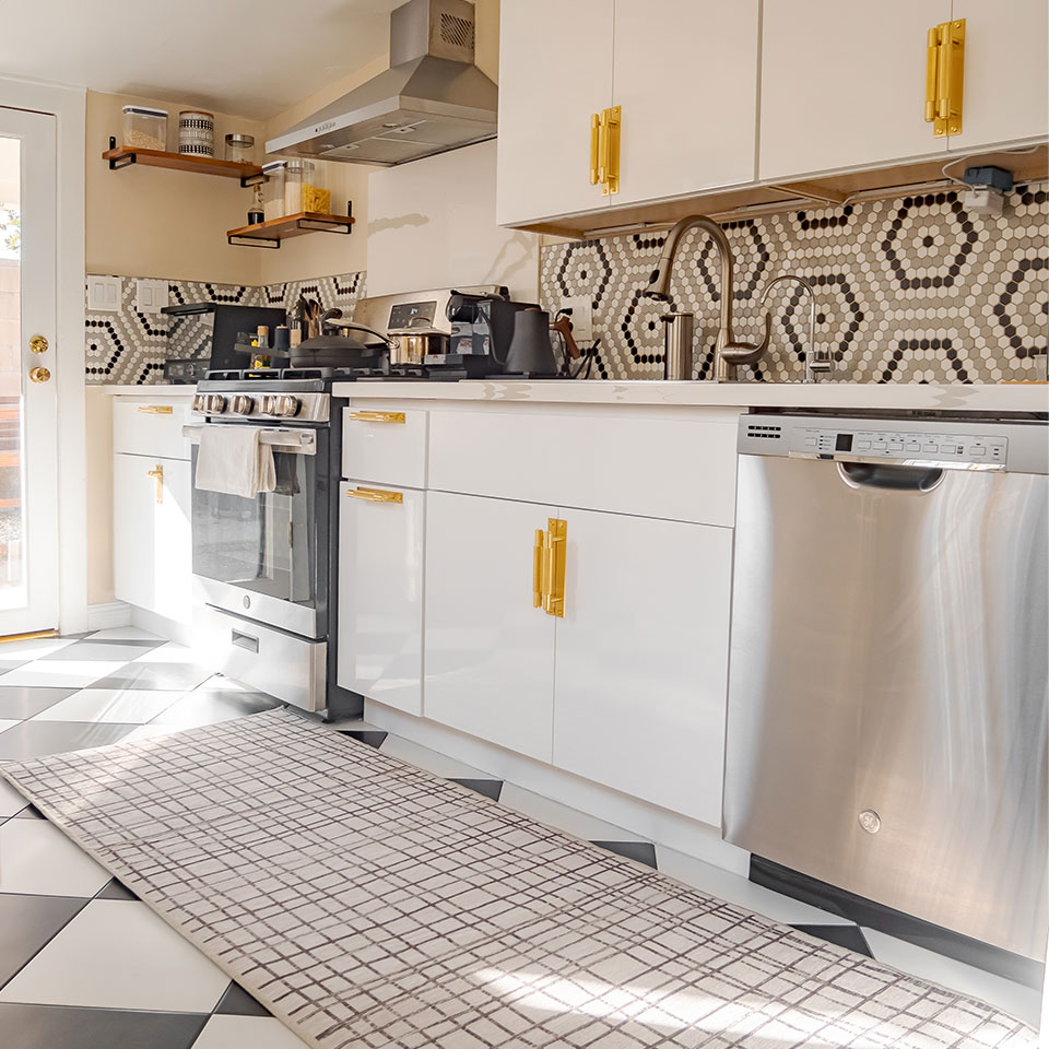 checkered modern runner rug in kitchen