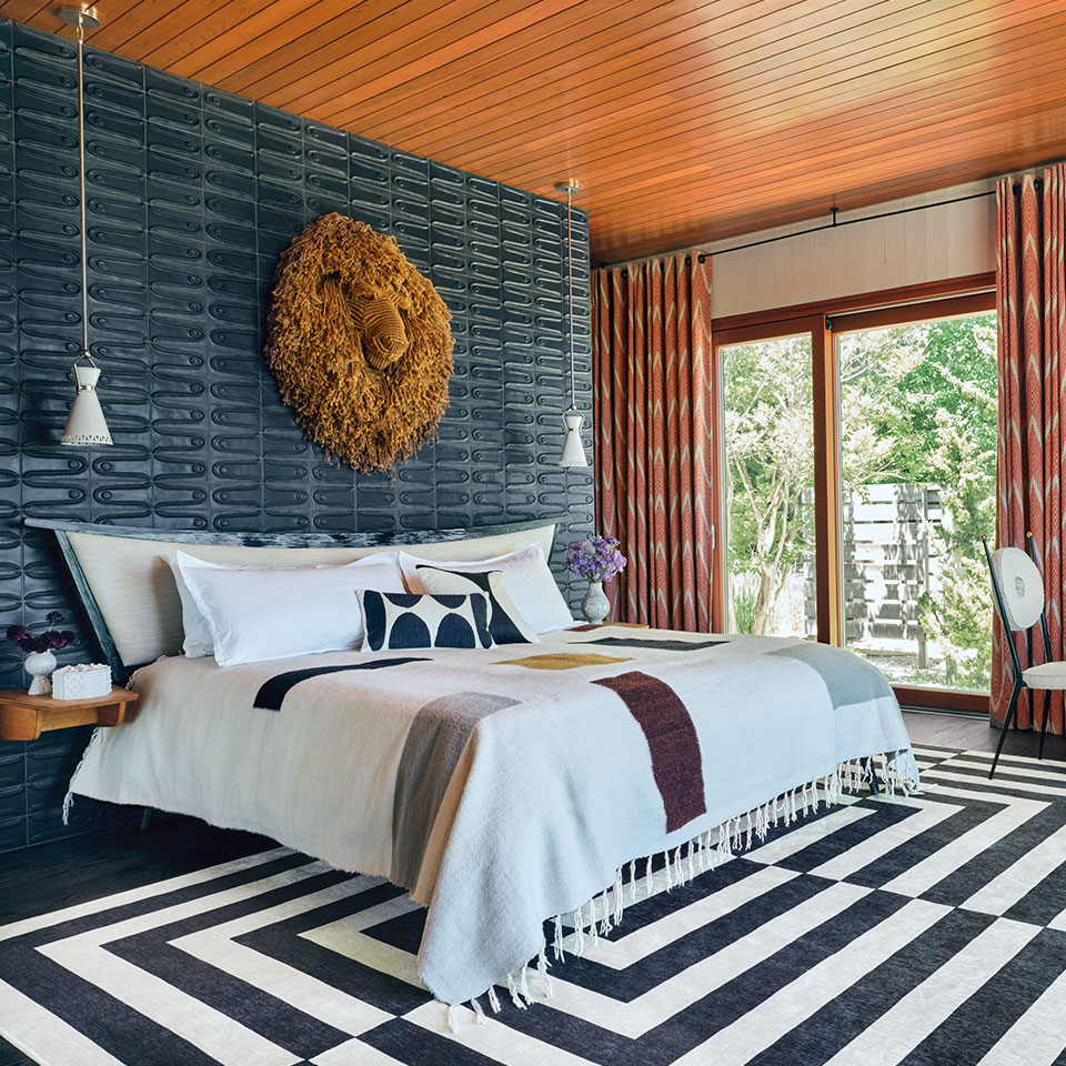 black and white geometric modern rug in bedroom