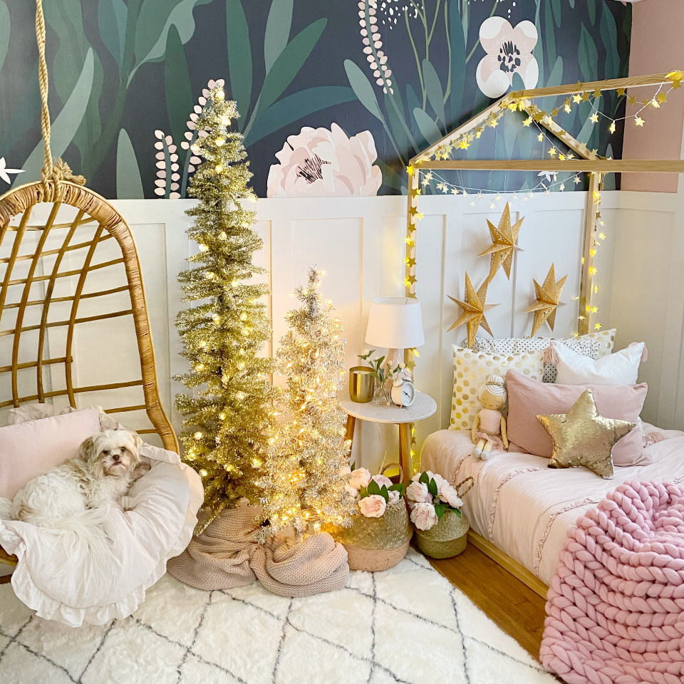 christmas home decor in childrens bedroom with diamond pattern neutral rug