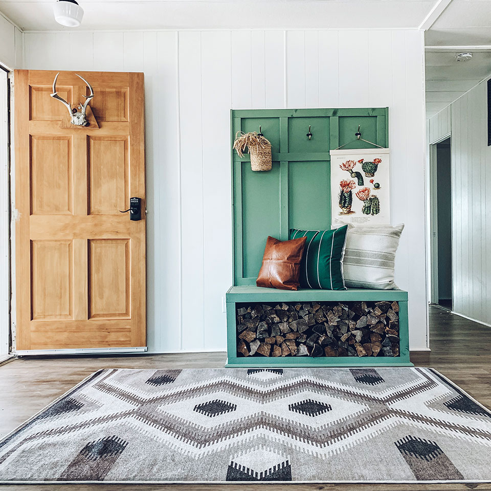 geometric rug in entryway