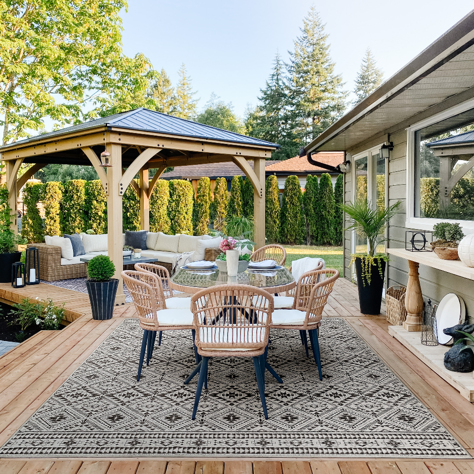 geometric pattern outdoor rug for a farmhouse aesthetic 