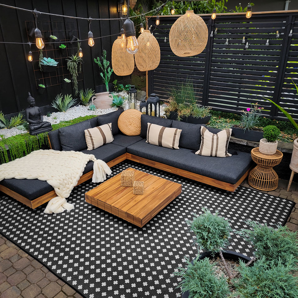 indoor outdoor modern rug on patio